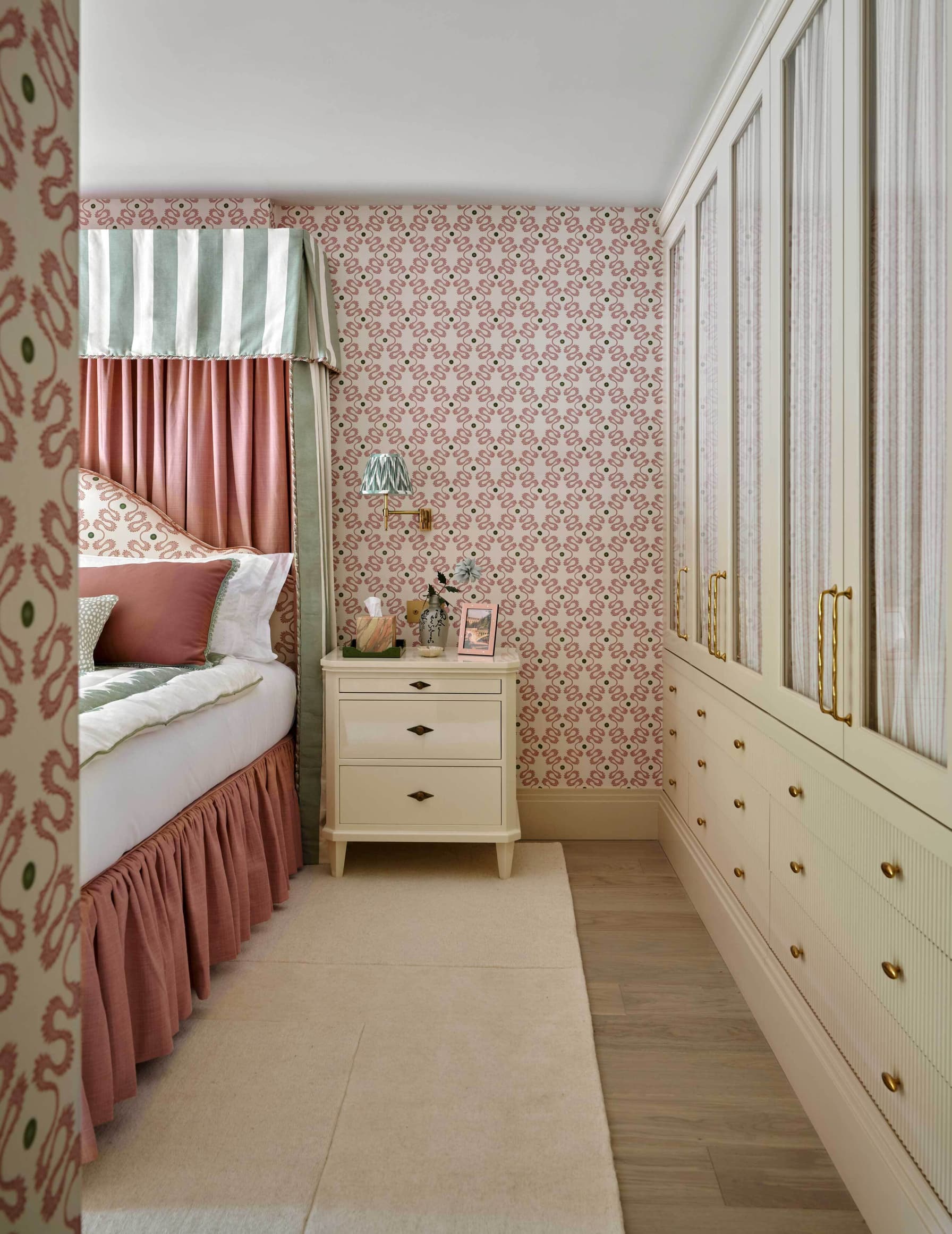 32 CHHI Chelsea Master Bedroom