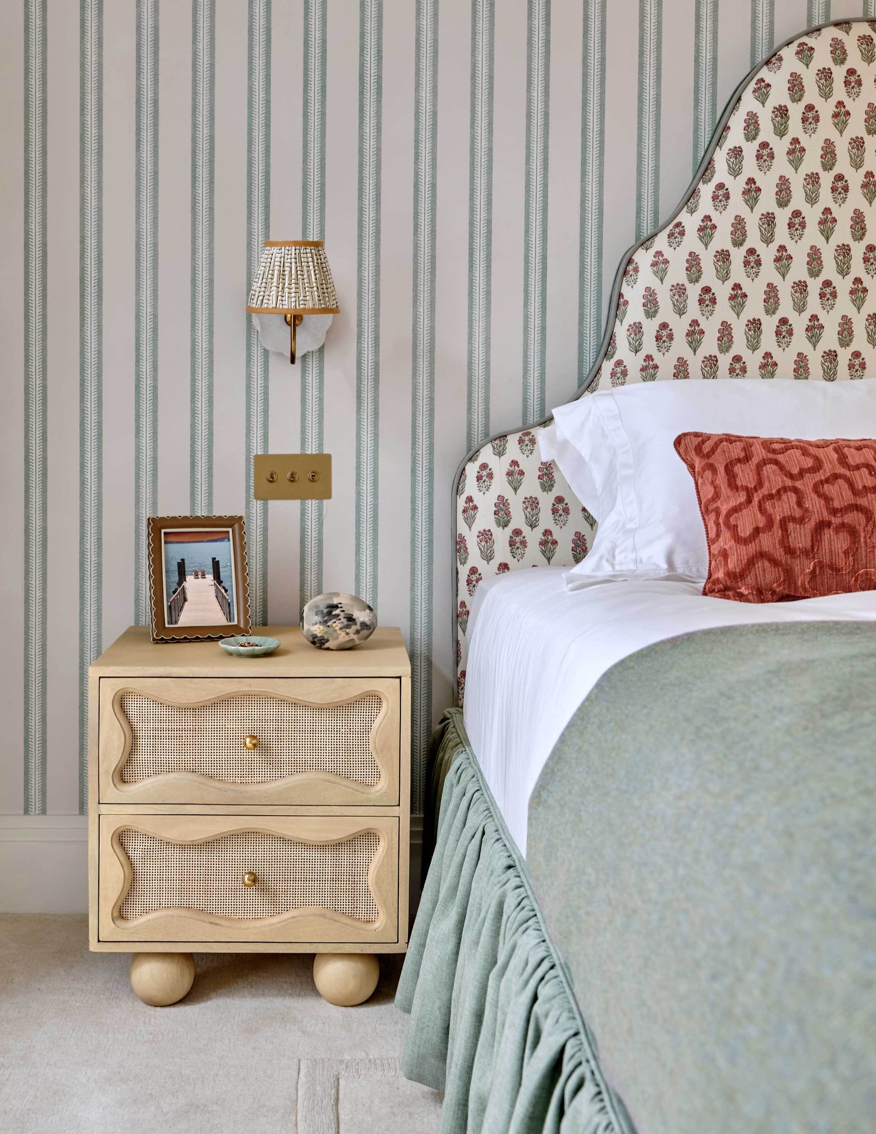 38 CHHI Chelsea Guest Bedroom